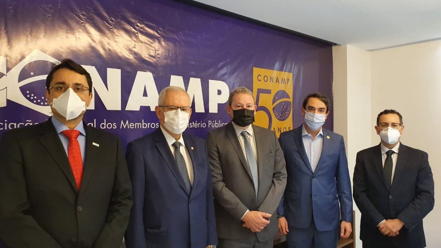 Marfan Martins Vieira e conselheiro do CNJ realizam visita de cortesia ao presidente da CONAMP